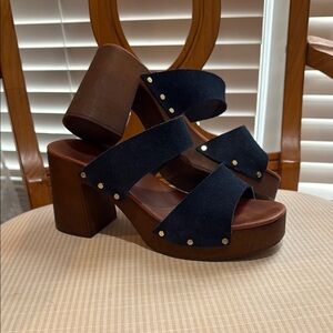 Stylish Navy Leather Platform Sandals